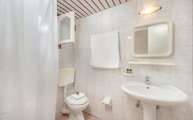 Pyrgaraki Studios And Apartments